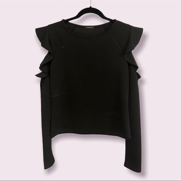 🌟SALE 2/$10.00‼️ DYNAMITE women’s Black Shirt / Cut out sleeves /ruffles size M - Picture 1 of 6